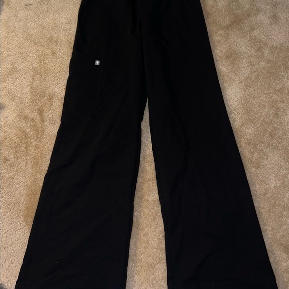 Black Figs Scrubs - Picture 7 of 10